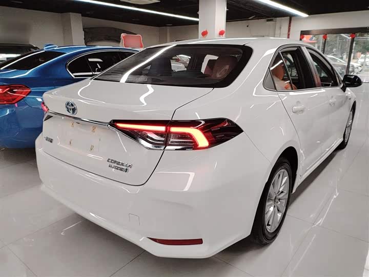 Фото 7 - Toyota Corolla