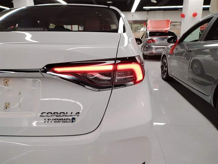 Фото 8 - Toyota Corolla