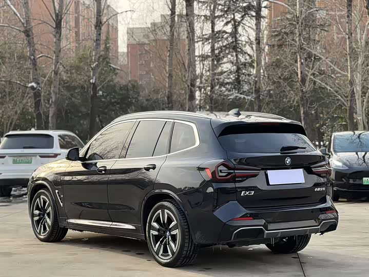 Фото 9 - BMW iX3