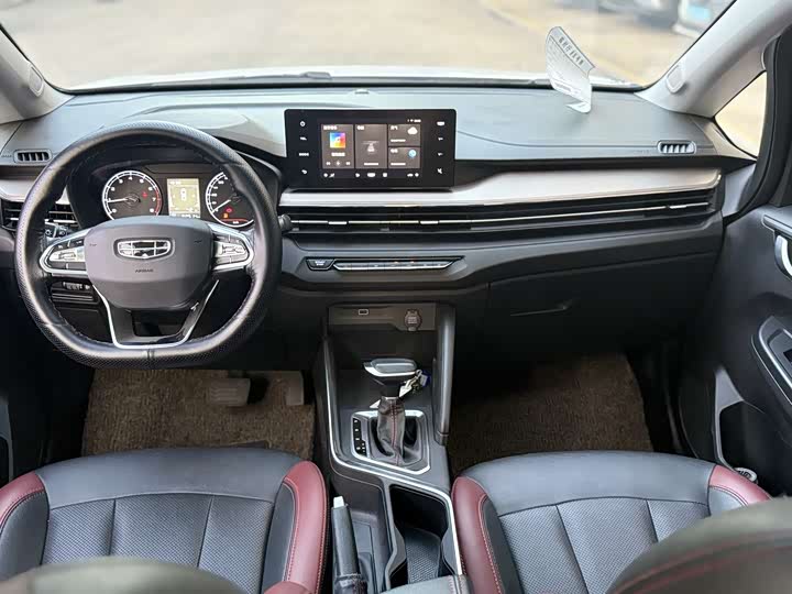 Фото 5 - Geely Vision X3