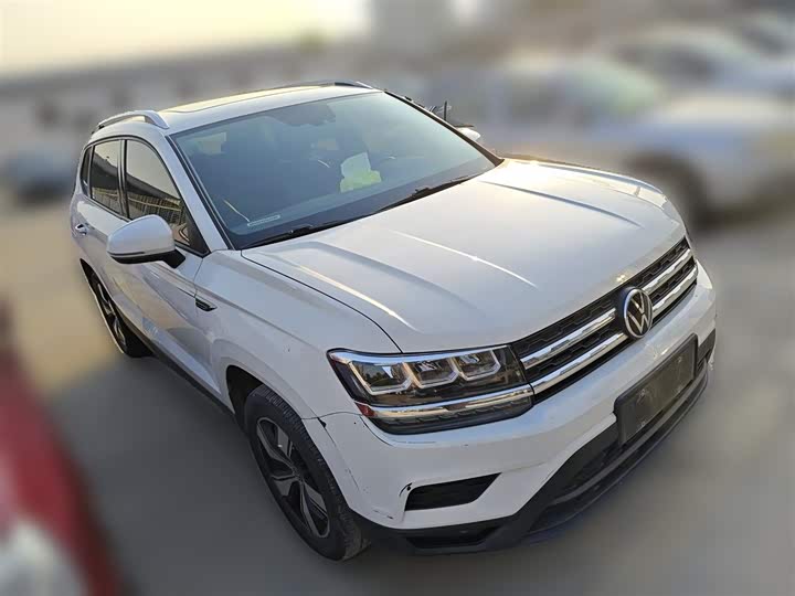 Фото 7 - Volkswagen Tharu