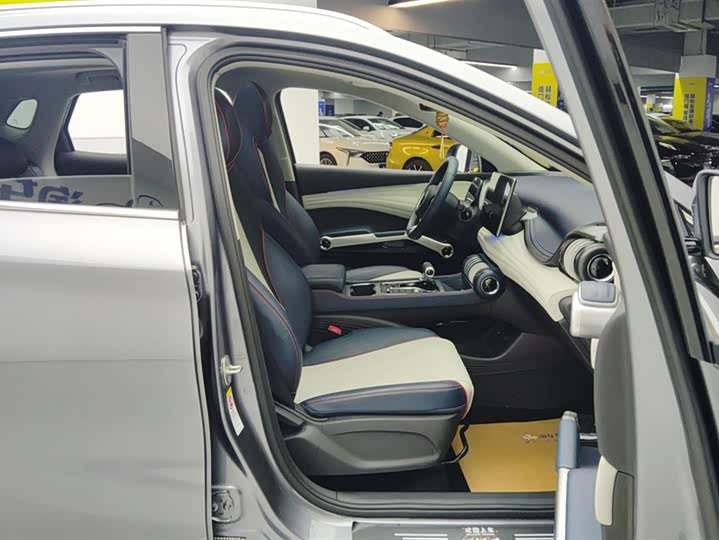 Фото 8 - BYD Yuan Plus
