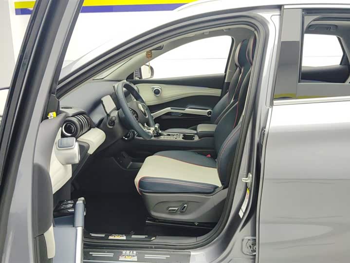 Фото 9 - BYD Yuan Plus