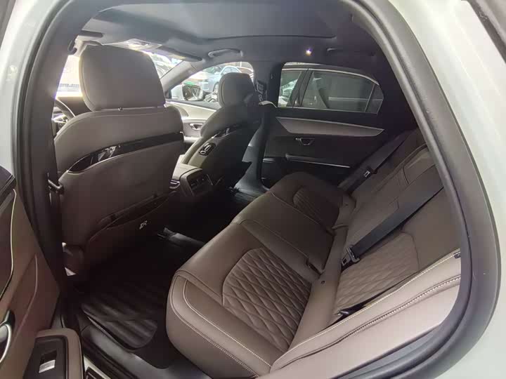 Фото 9 - BYD Han