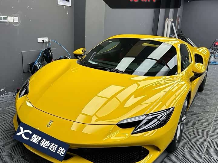 Фото 1 - Ferrari 296