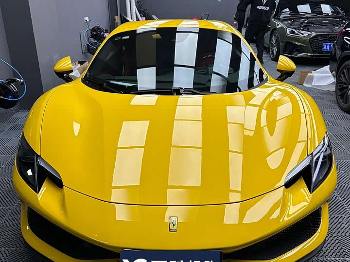 Фото 2 - Ferrari 296