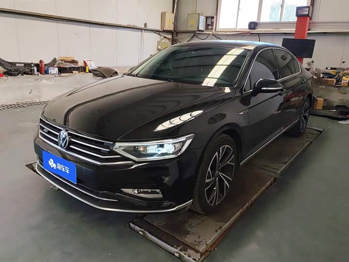 Фото 1 - Volkswagen Magotan