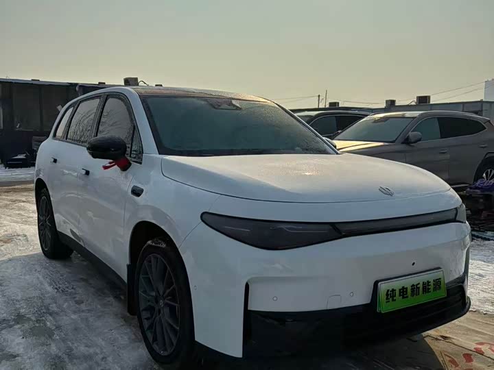 Фото 1 - Leapmotor C10