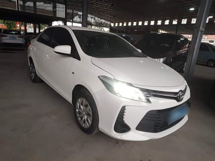 Фото 4 - Toyota Vios