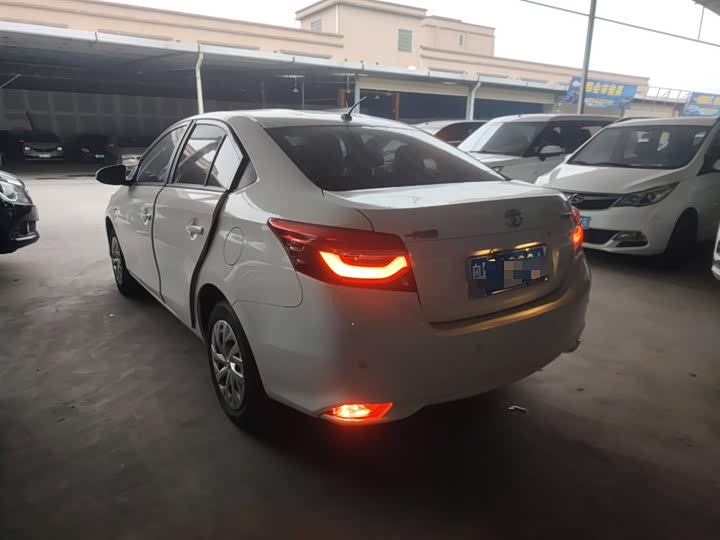 Фото 5 - Toyota Vios