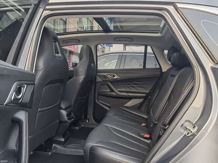 Фото 9 - Roewe RX5 Hybrid