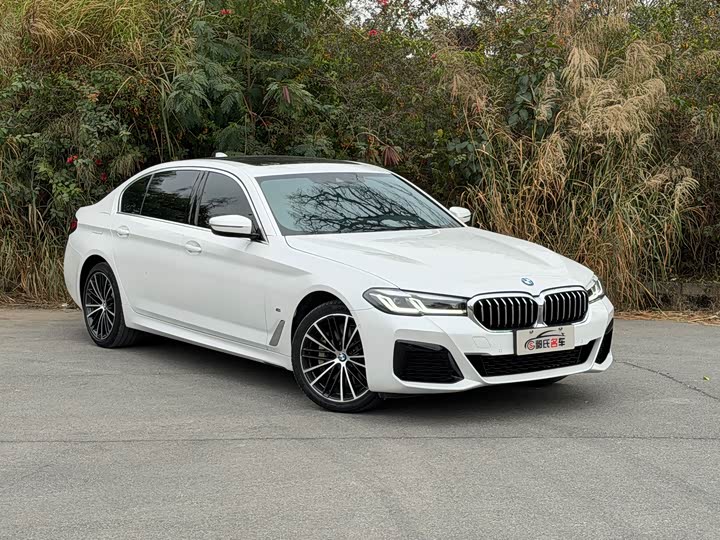 Фото 3 - BMW 5 Series