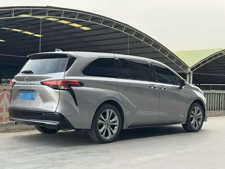 Фото 5 - Toyota Sienna