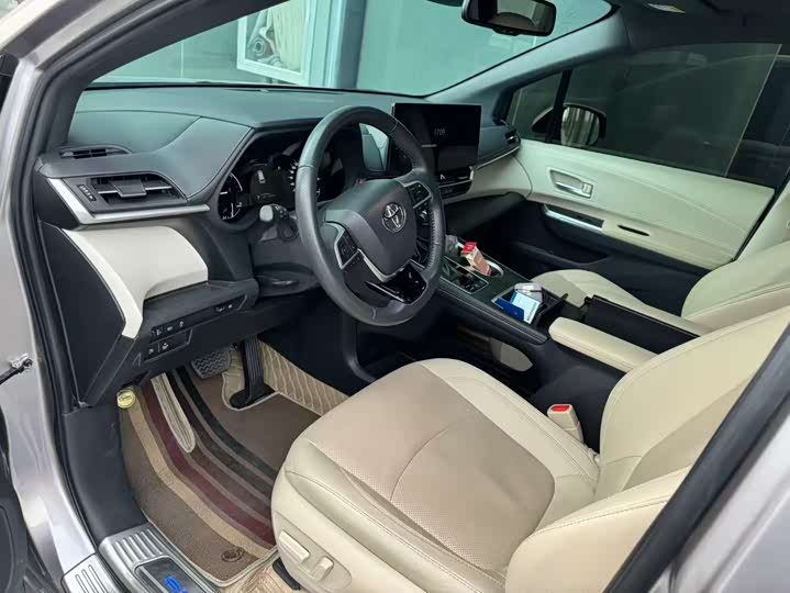 Фото 6 - Toyota Sienna