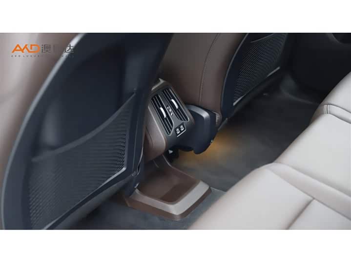 Фото 9 - BMW iX1