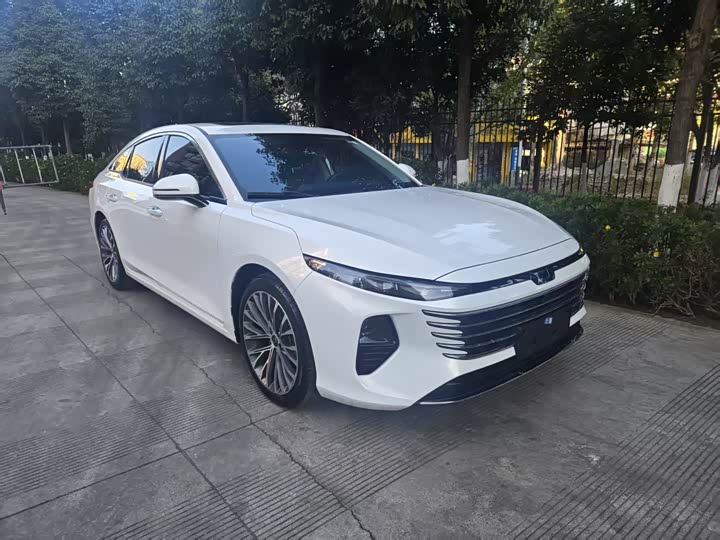 Фото 3 - Bestune B70