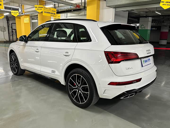 Фото 5 - Audi Q5L