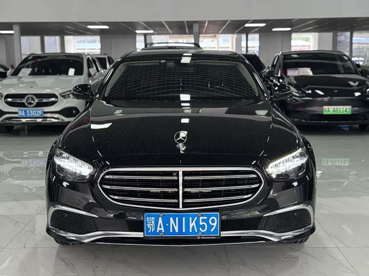 Фото 2 - Mercedes-Benz E-Class