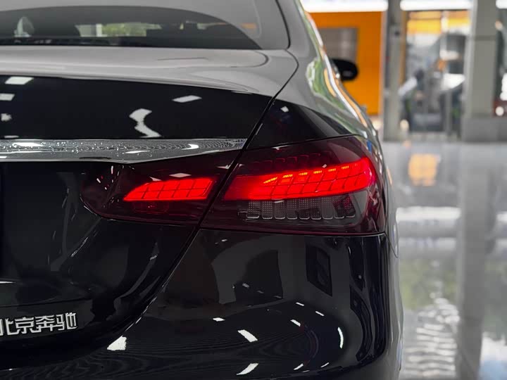 Фото 8 - Mercedes-Benz E-Class