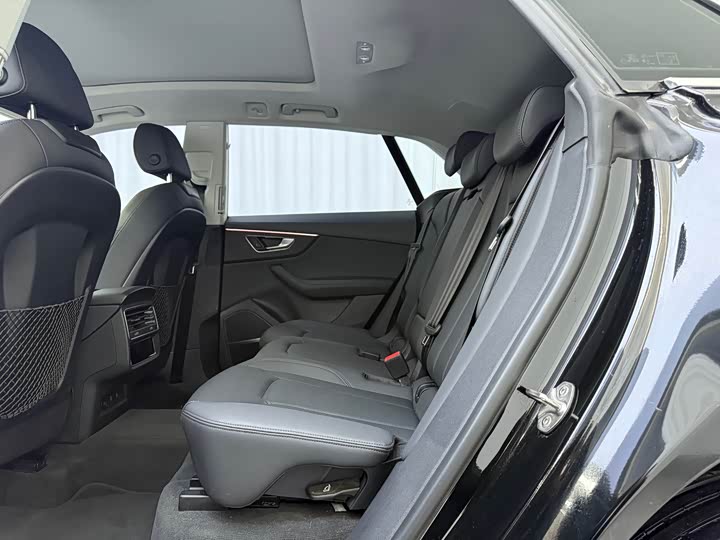 Фото 5 - Audi Q8