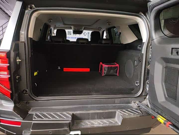 Фото 4 - Tank 400 Hybrid