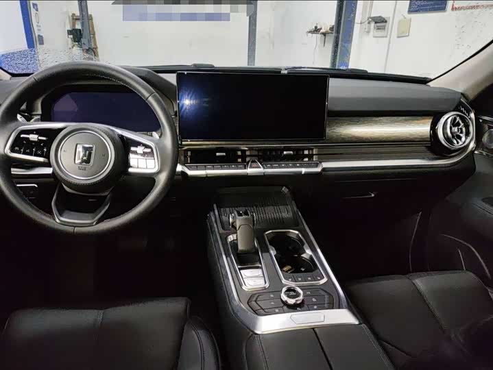 Фото 5 - Tank 400 Hybrid