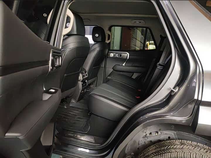 Фото 6 - Tank 400 Hybrid