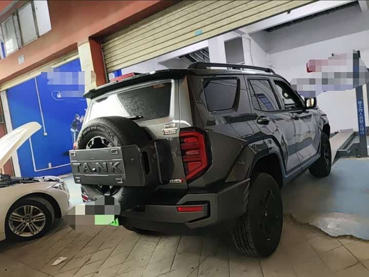 Фото 9 - Tank 400 Hybrid