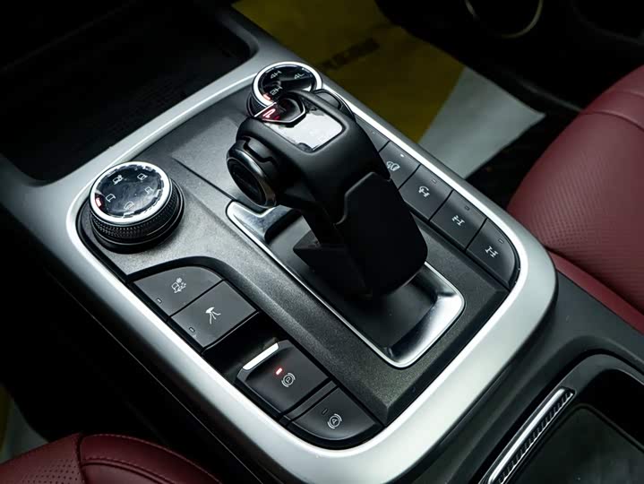 Фото 9 - Tank 300