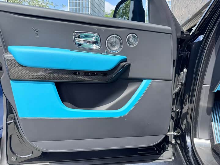 Фото 8 - Rolls-Royce Cullinan