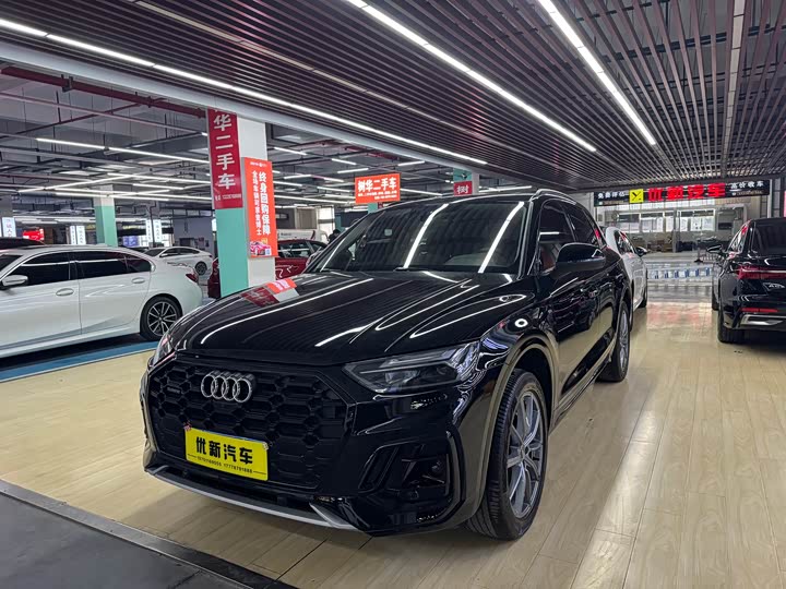 Фото 1 - Audi Q5L