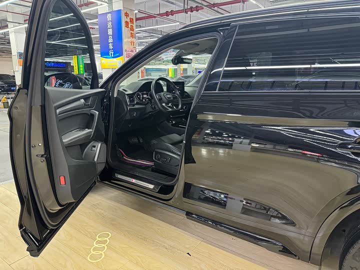 Фото 4 - Audi Q5L