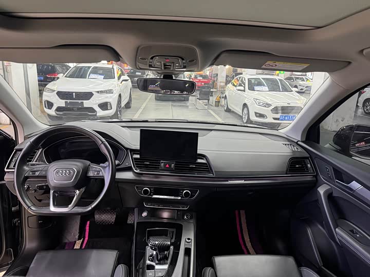 Фото 5 - Audi Q5L