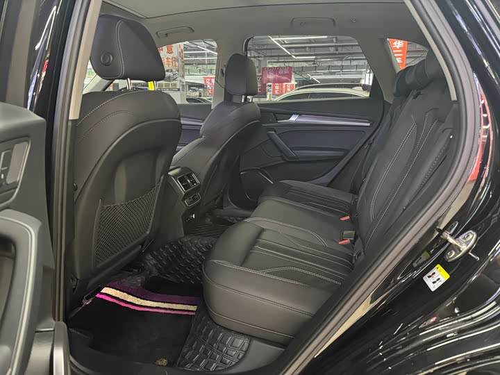 Фото 7 - Audi Q5L