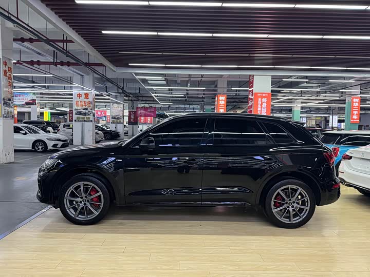 Фото 8 - Audi Q5L