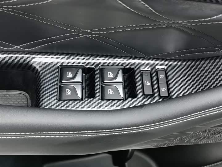 Фото 9 - Changan UNI-K