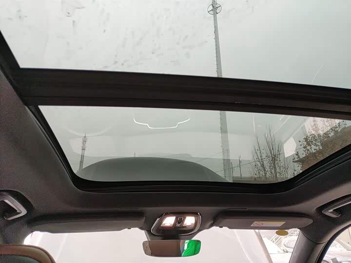 Фото 8 - Volvo XC90