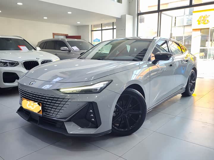 Фото 1 - Changan UNI-V