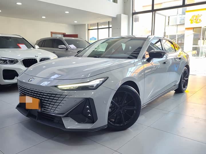 Фото 3 - Changan UNI-V