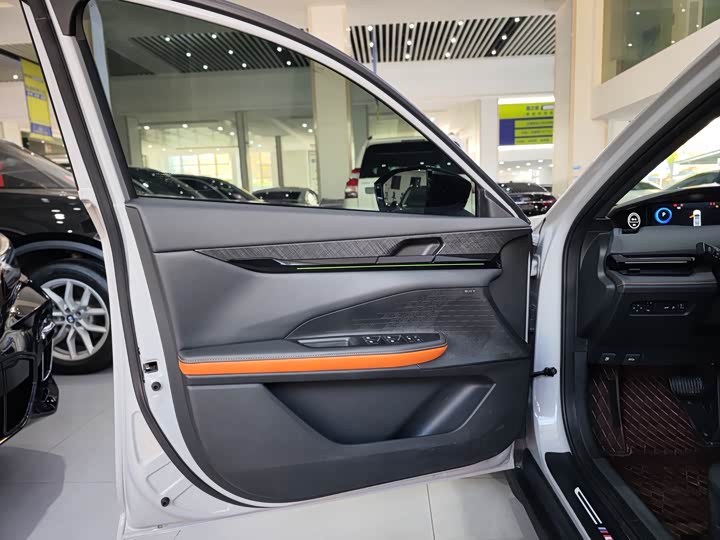 Фото 4 - Changan UNI-V