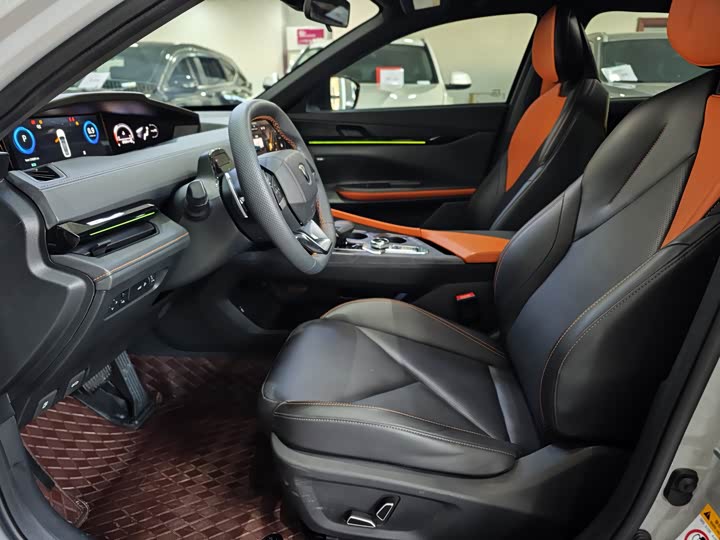 Фото 6 - Changan UNI-V