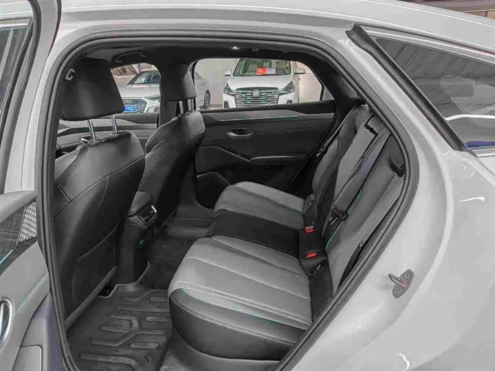 Фото 6 - BYD Qin L