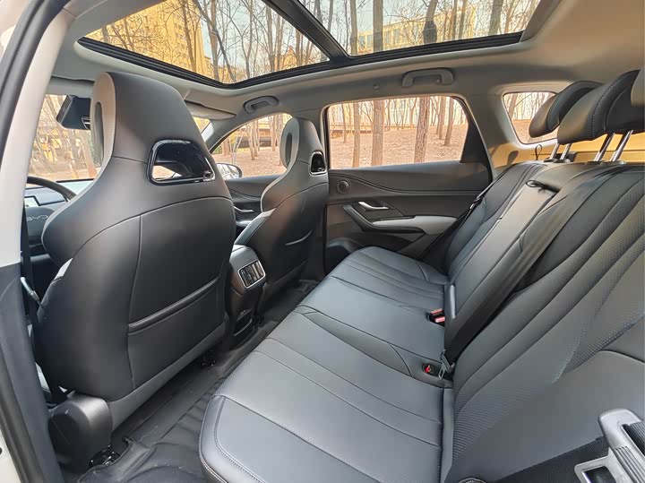 Фото 8 - BYD Sea Lion 05 DM-i Hybrid