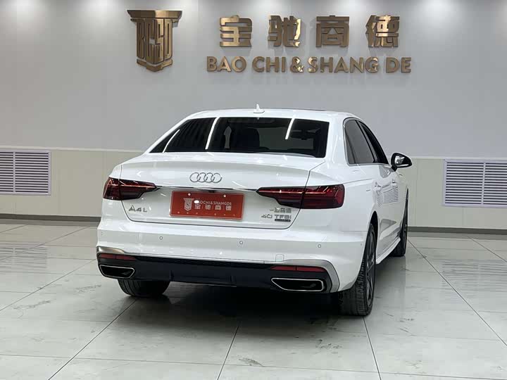 Фото 2 - Audi A4L