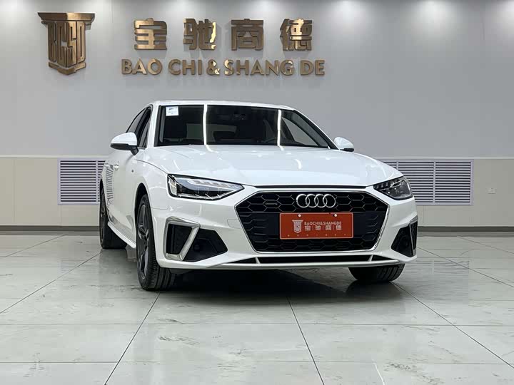 Фото 4 - Audi A4L