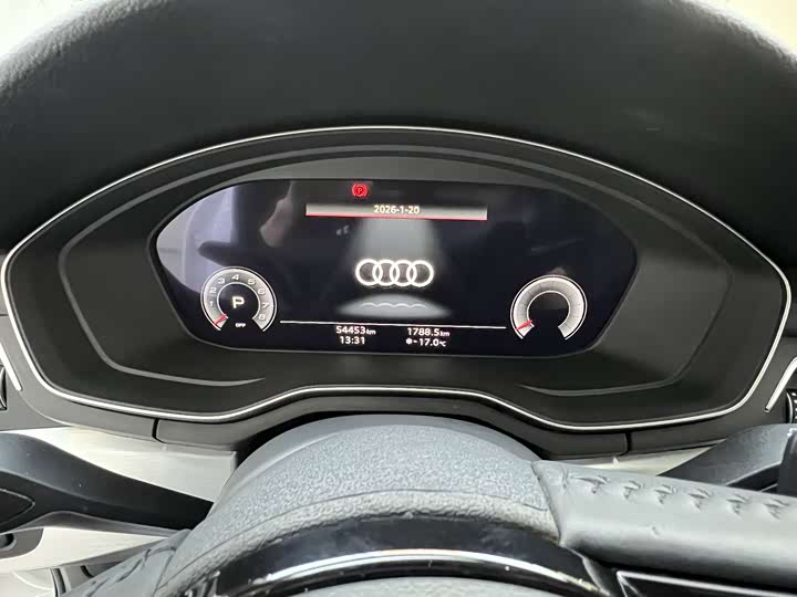 Фото 8 - Audi A4L