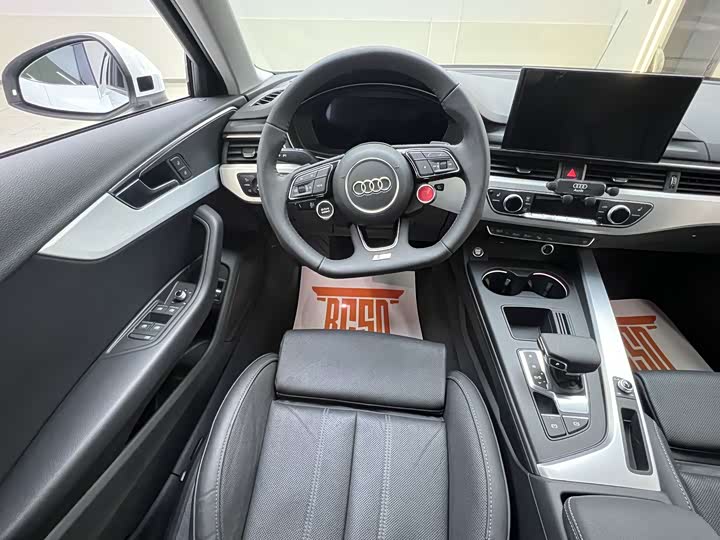 Фото 9 - Audi A4L