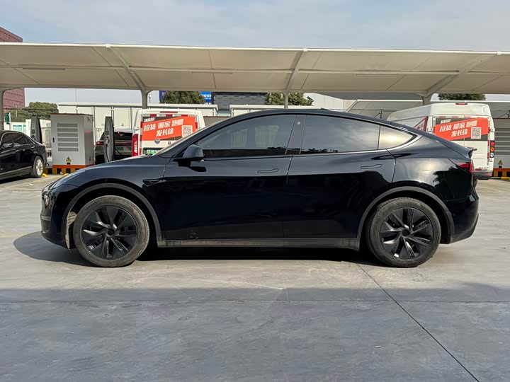 Фото 4 - Tesla Model Y