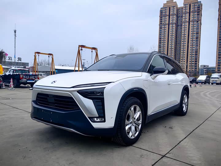 Фото 1 - Nio ES8