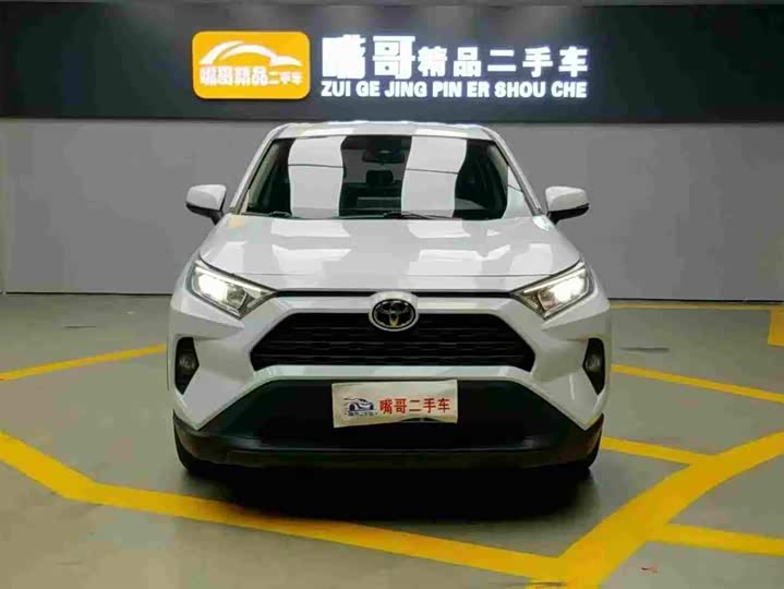 Фото 2 - Toyota RAV4